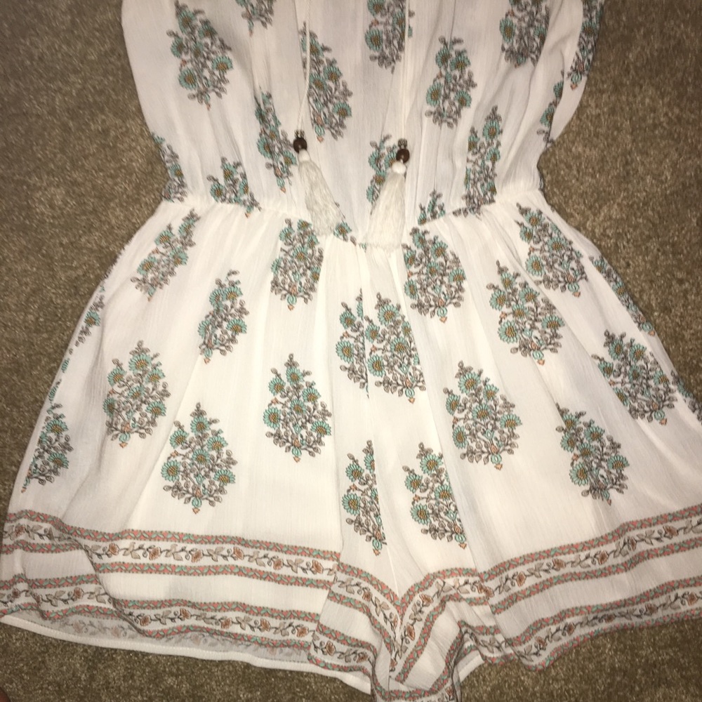 Romper - Picture 3 of 5
